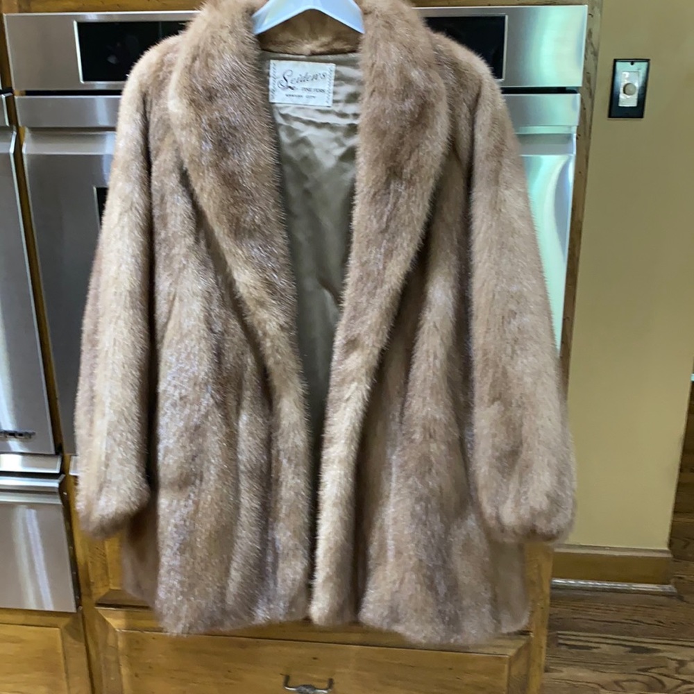 Brown mink coat size M.